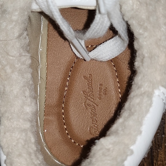 Universal Thread white fuax fur trim sneakers - Picture 2 of 7